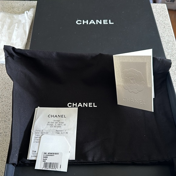 Chanel handbag - Picture 9 of 17